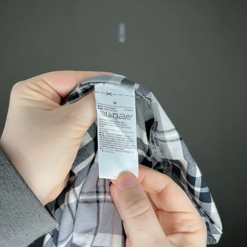 Banana Republic Untucked Fit Button Down - Size Medium